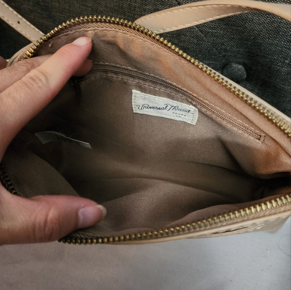 Universal Thread Bag - Crossbody - Picture 2 of 2
